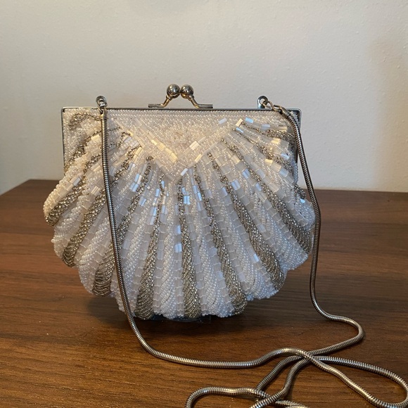 Vintage beaded white evening bag - Picture 3 of 5